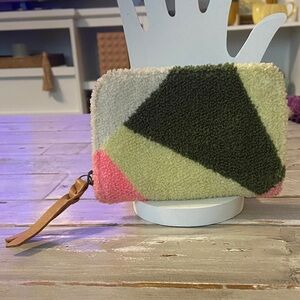 Universal Thread Multicolor Geometric Terry Cloth Wallet 5.75x4 EUC Zip Around